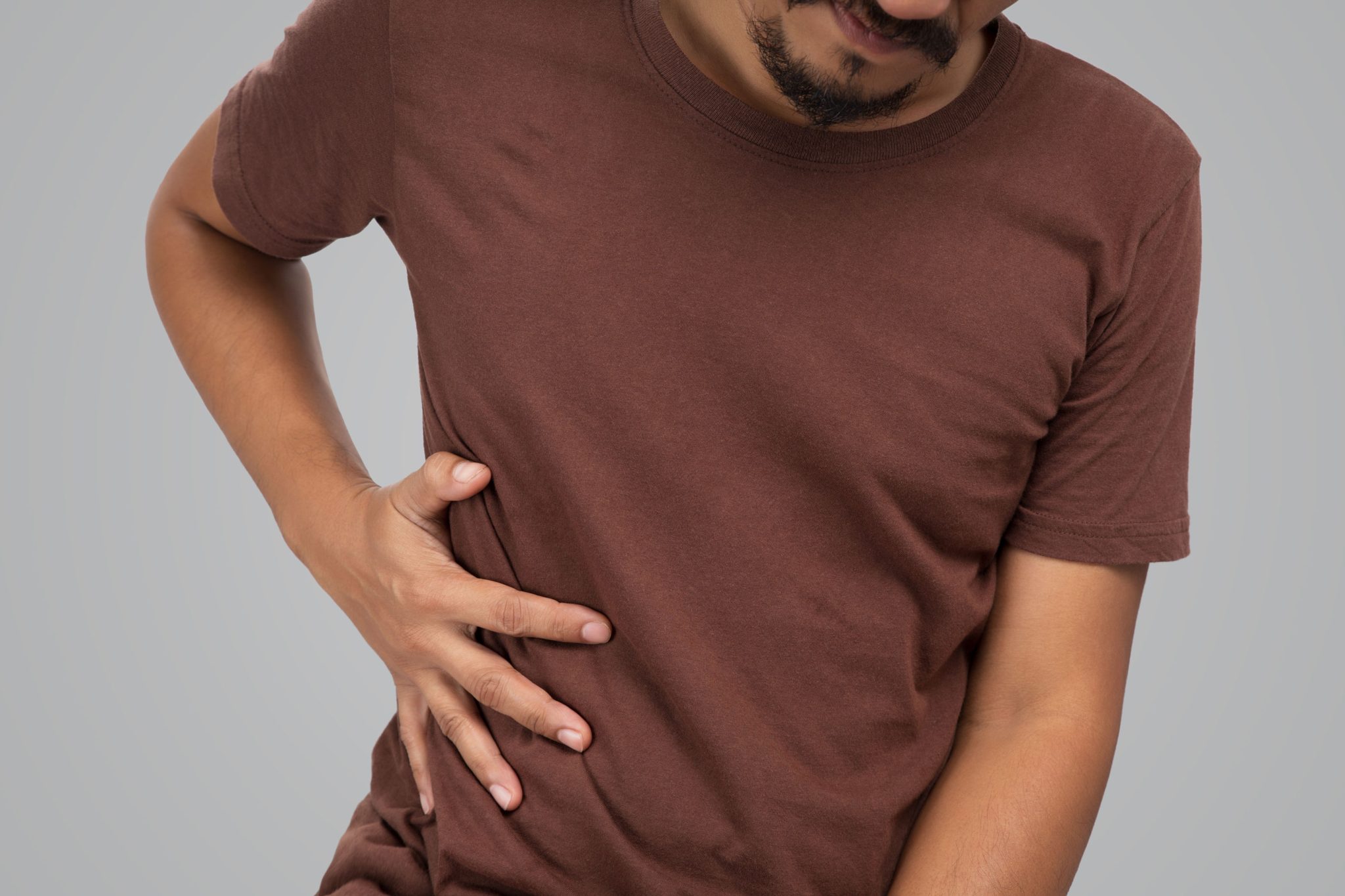7 Causes of Pain Under the Right Rib Cage and How to Treat It